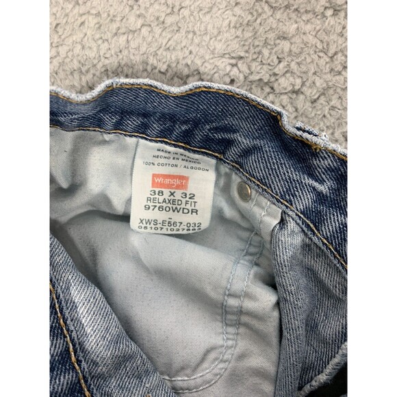 WRANGLER 38x32 Distressed Straight Leg Denim Blue Jeans 5-Pocket Design FLAWED - Picture 5 of 11